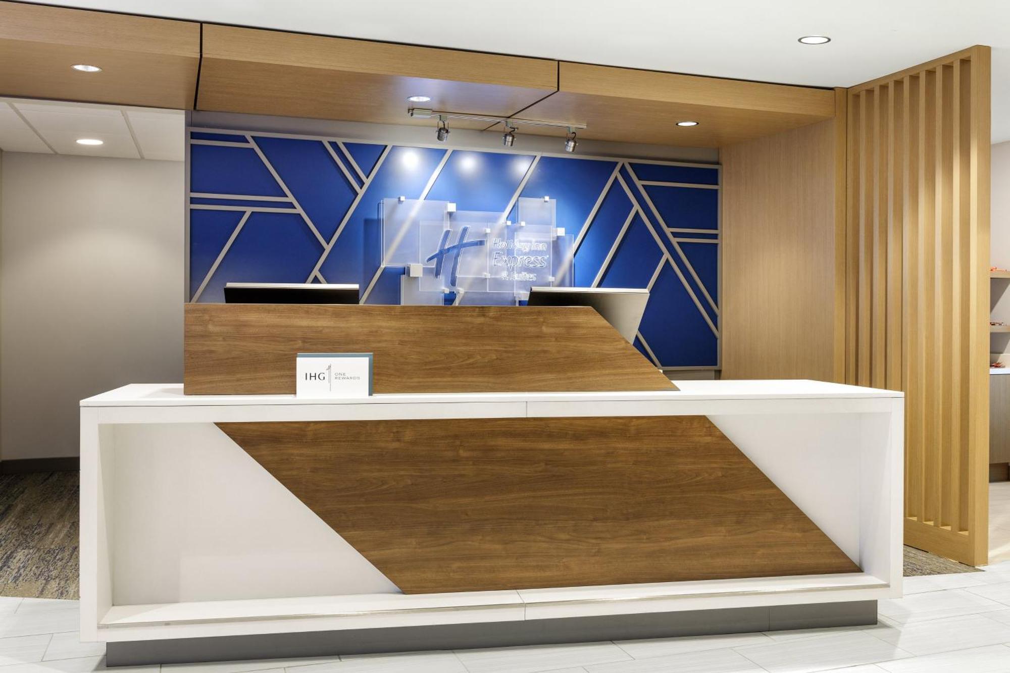 Holiday Inn Express Hotel & Suites Terre Haute By Ihg Ngoại thất bức ảnh