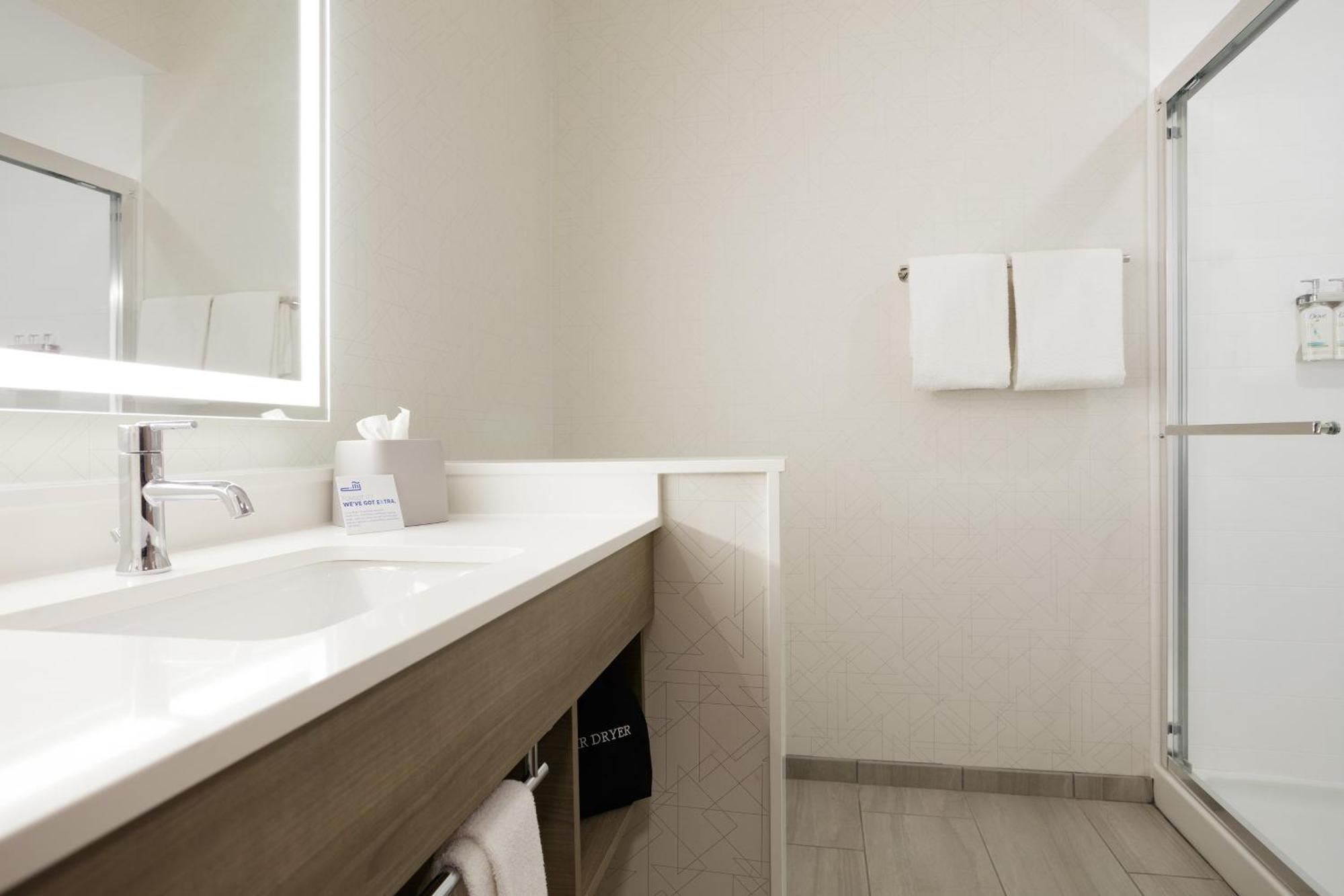Holiday Inn Express Hotel & Suites Terre Haute By Ihg Ngoại thất bức ảnh
