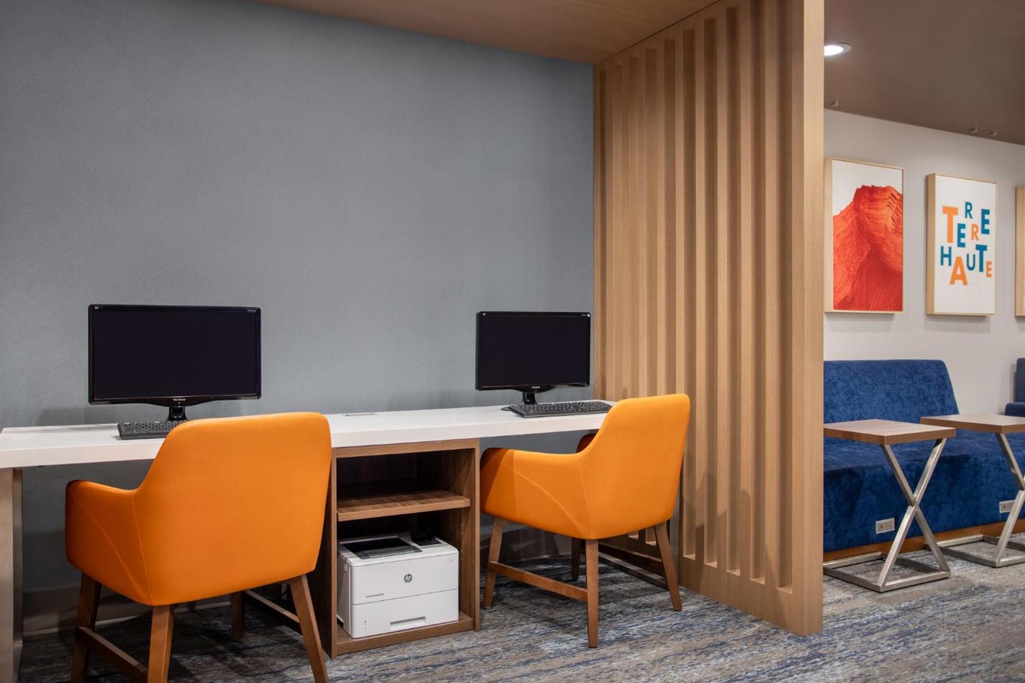 Holiday Inn Express Hotel & Suites Terre Haute By Ihg Ngoại thất bức ảnh