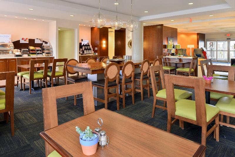 Holiday Inn Express Hotel & Suites Terre Haute By Ihg Ngoại thất bức ảnh