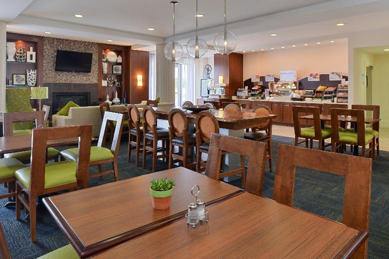 Holiday Inn Express Hotel & Suites Terre Haute By Ihg Ngoại thất bức ảnh
